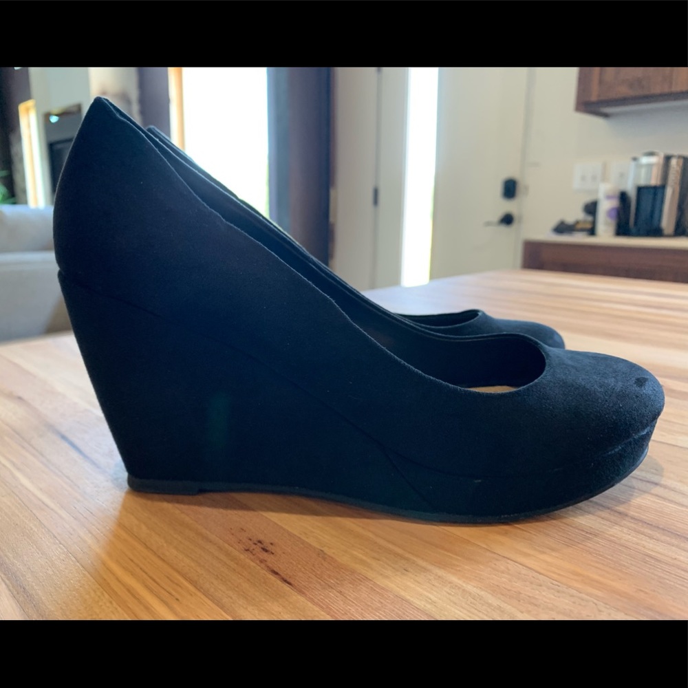Apt 9 black platform wedge size 9